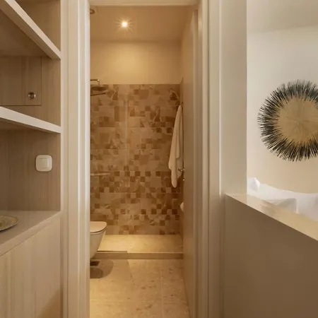 לינה וארוחת בוקר Aura