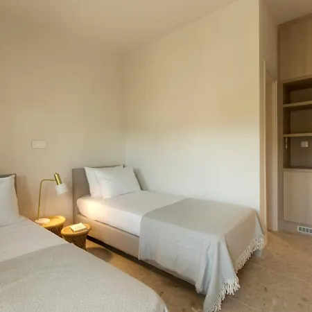 Aura Bed & Breakfast *