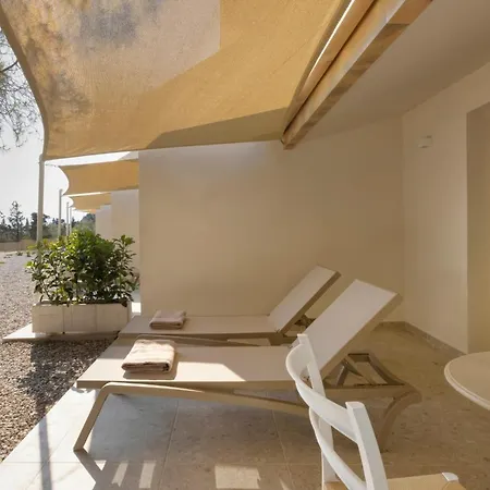 Aura Bed & Breakfast 4*