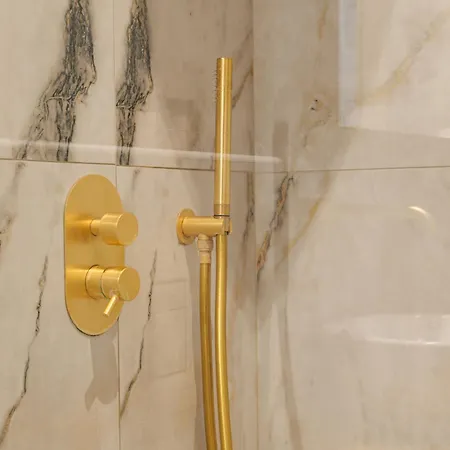 Aura Bed & Breakfast 4*