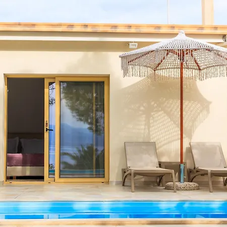 Aura Bed and Breakfast 4*