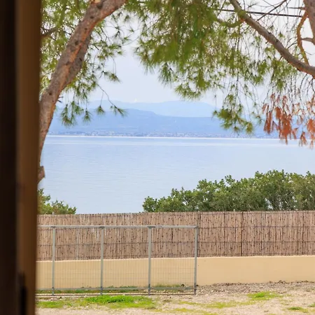 Aura לינה וארוחת בוקר לוטראקי